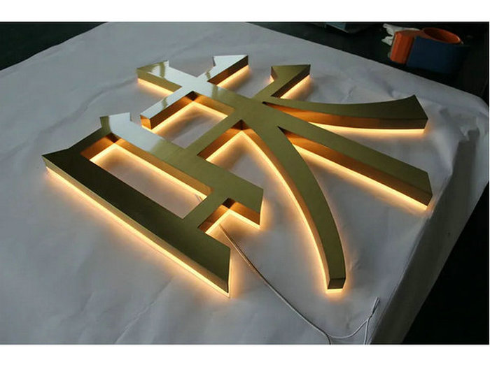 電(diàn)鍍背發光(guāng)字